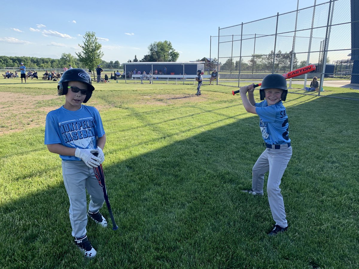 brentsane's tweet photo. It was only a scrimmage, but it was good to have baseball back last night. #topofthelineup #tablesetters https://t.co/oSXHtWv4kb