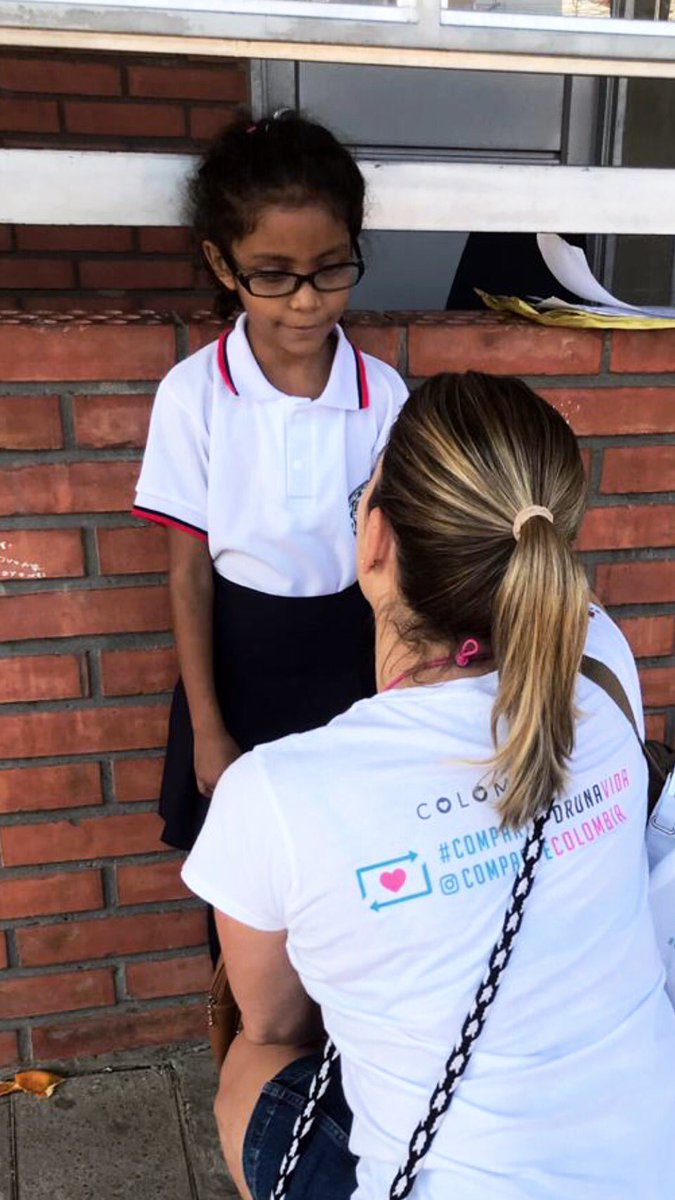 lalalovera's tweet photo. Nuestros niñ@s en frontera son más vulnerables a todo tipo de explotación. Estamos convencidos que su lugar es La escuela, hoy reitero mi compromiso con cada uno de mis niñ@s por crear estos espacios seguros para ustedes @ComparteCol #DiaMundialContraElTrabajoInfantil https://t.co/31n46XO1wM