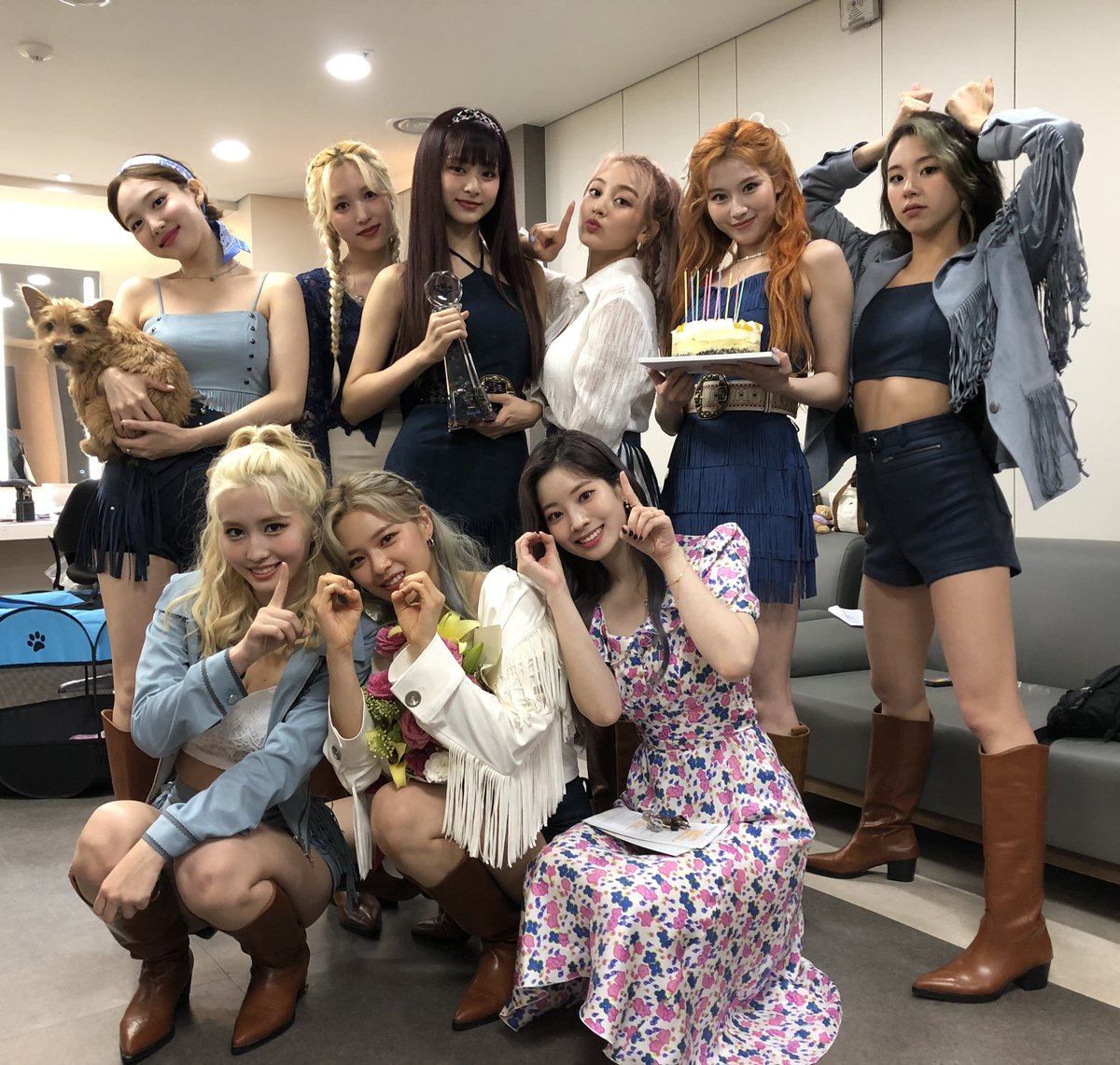 misayeon's tweet photo. Feels surreal to watch you grow up from the 1st win to the 100th win 😭 I'm always proud of you, always grateful to be your fan ♥️ @JYPETWICE 

#TWICE100thWin https://t.co/sE32p5LwIM
