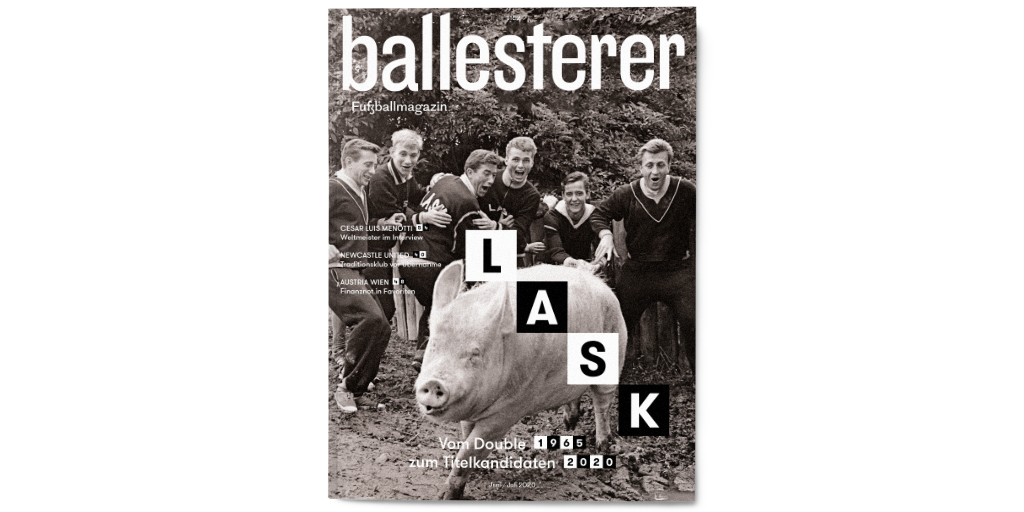 ballesterer_fm's tweet photo. 📣📣 Vor 55 Jahren war der @LASK_Official der erste Meister, der nicht aus Wien kam. In unserer neuen Ausgabe widmen wir uns der Vergangenheit und Gegenwart des Vereins, den „Freunden“ des LASK und seinen Fans.
ballesterer 152 - ab heute im Handel. https://t.co/KtOhOvNOmh