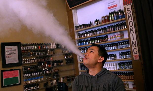 Mesa begins enforcing new regulations aimed at public vaping buff.ly/2XS32vu
