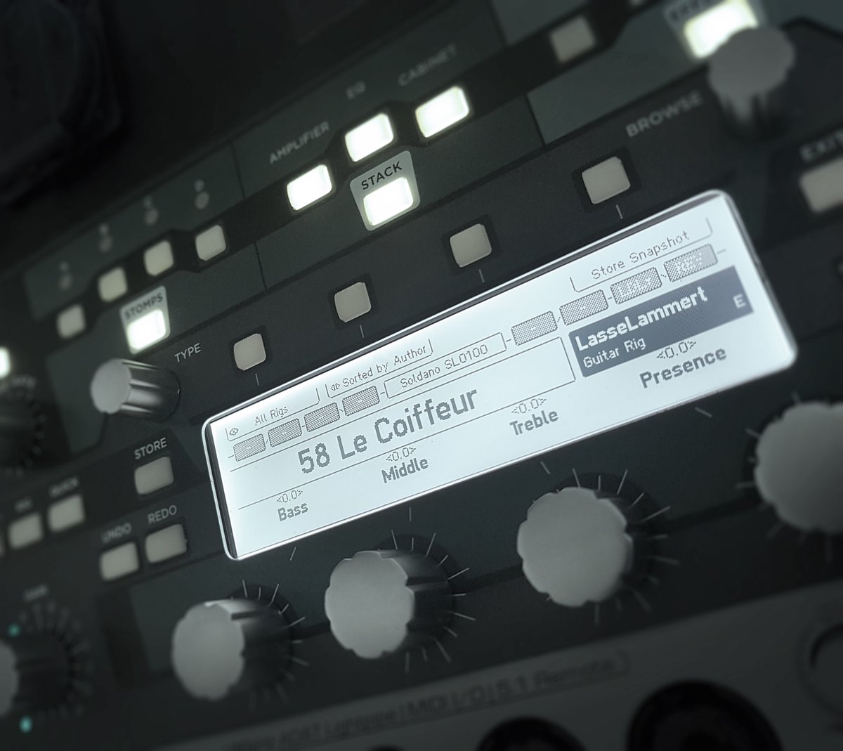 Working on the new <a href="/chaoseum/">chaoseum</a> album which is absolutely awesome. I have the feeling that @lasselammert is suggesting me a new haircut with his hairy "Le Coiffeur" profile... 🤔
.
#chaoseum #slabsoundstudio #gwenkerjan #lasselammert #kemperamps #guitartone #studiolife #Metal