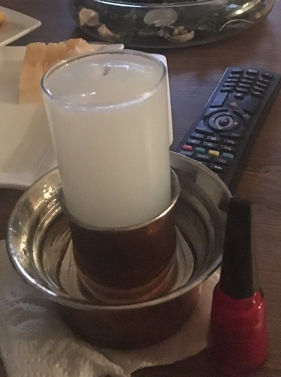 Rakı içerken oje süren kadınların nesli tükeniyor iyi bakın bize