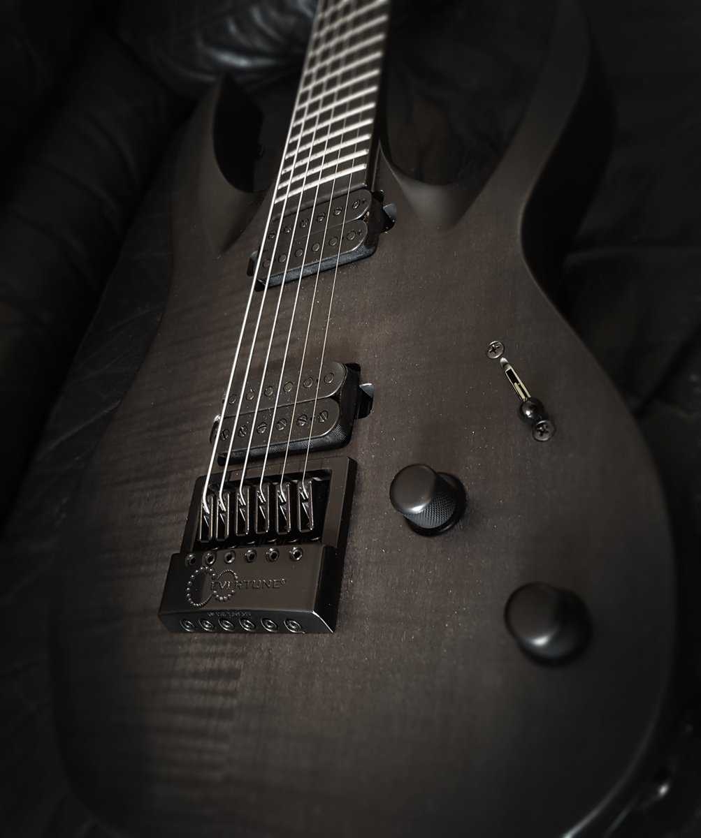 @solarguitars <a href="/evertune/">Ever Tune</a> bridge + #duncansolarpickups | Slab Sound Studio
.
.
.
.
.
.
.
#guitar #guitartone #solar #solarguitars #olaenglund #evertune #evertunebridge #slabsoundstudio #recordingstudio #studio #producer #soundengineer #metal #gear #gearporn #guitarporn #gwenkerjan