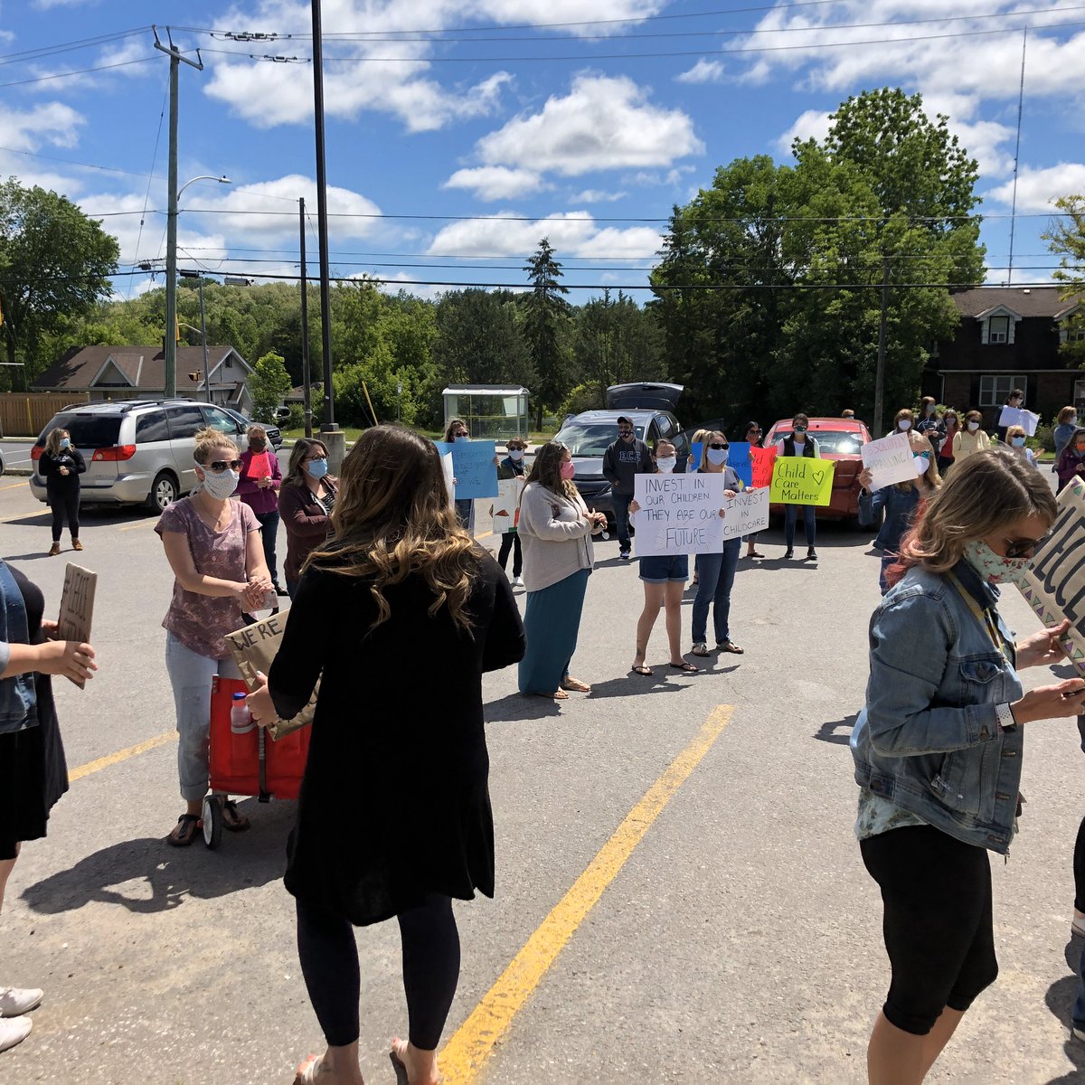Compass_ELC's tweet photo. We invited @DaveSmithPtbo to come spend 2 minutes talking about child care. 60 people chanting "come outside" outside Dave Smith's constituency office! Joining in with 1800+ people on virtual rally through @AECEO and @ChildCareON #FORDFAILSFAMILIES #LISTENUPLECCE https://t.co/0UsvLyIBgC
