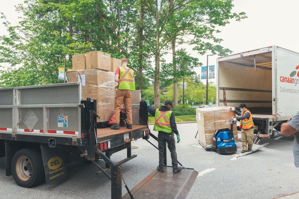 Special thanks to <a href="/Concord_Pacific/">Concord Pacific</a> for generously donating 100,000 masks to the City of Toronto to help support community partners. Learn how you can help: toronto.ca/home/covid-19/… #ConcordPacific #Concordadex #ConcordInTheCommunity #DonateTO