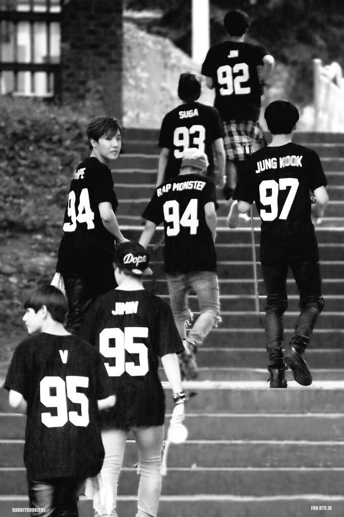 kalysblue's tweet photo. 7 years, 7 boys, 7 inspirations. This special year for us. Thank you for not giving up, thank you for all beautiful moments for the past 7 years. We are proud to be walking alongside. Happy 7th anniversary! You, we made it. @BTS_twt #7ToEternityWithBTS #BTS7thAnniversary #BTS https://t.co/QXnqrOhYti