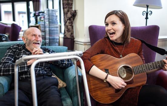 LiveMusicNowUK's tweet photo. "It’s often said that it’s not what happens to us that defines us but how we respond and learn from any given experience..." Evan Dawson talks about Live Music Now's response to Covid-19 in the latest @ArtsPro
https://t.co/KcxL33wQP7
#KeepMusiciansWorking #LMNatHome https://t.co/FZ8l1iEYzp