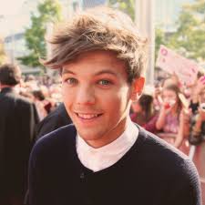 albarlx's tweet photo. no entiendo nada de lo que esta pasando con el #LOUISGOINGTOJAILPARTY 

PERO SI ES POR LOUIS LO QUE SEA, HAY QUE PROTEGERLE, ES UN BEBÉ https://t.co/n8mHD4xaUI