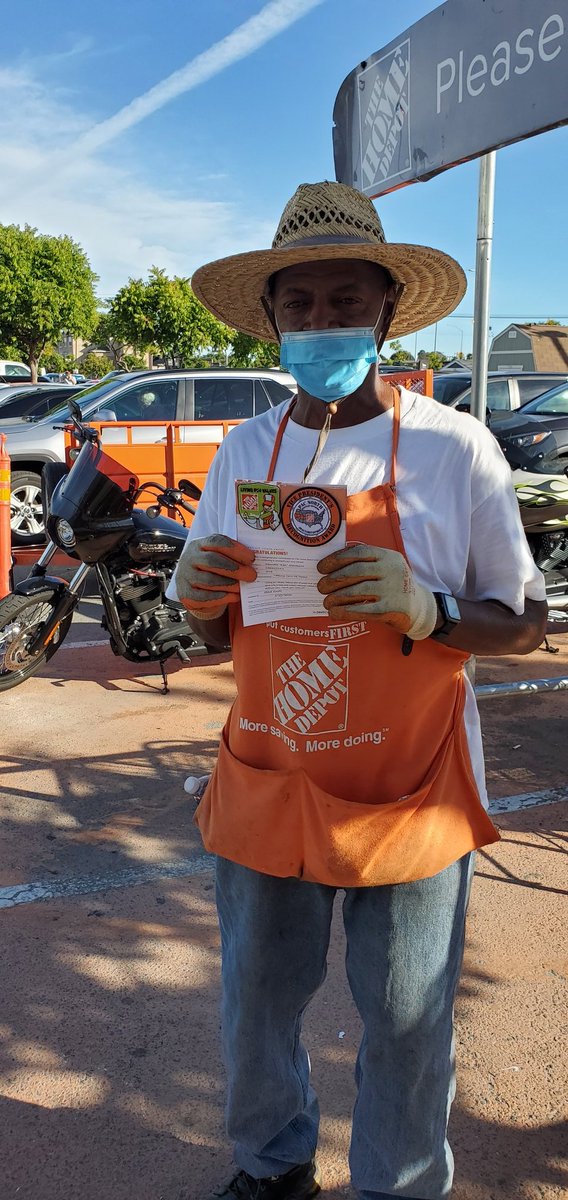 Tiffany and Ken have been crucial to making sure our customers and associates are taken care of in the store during these unprecedented times. It was an honor to present them with their well deserved RVP patches!Thanks <a href="/steveknott020/">بيع وتقسيط جولات</a> ! <a href="/sean_john5/">Sean Johns</a> <a href="/BonnieJKoerner/">BONES</a> <a href="/twylaroberson17/">twyla roberson</a>