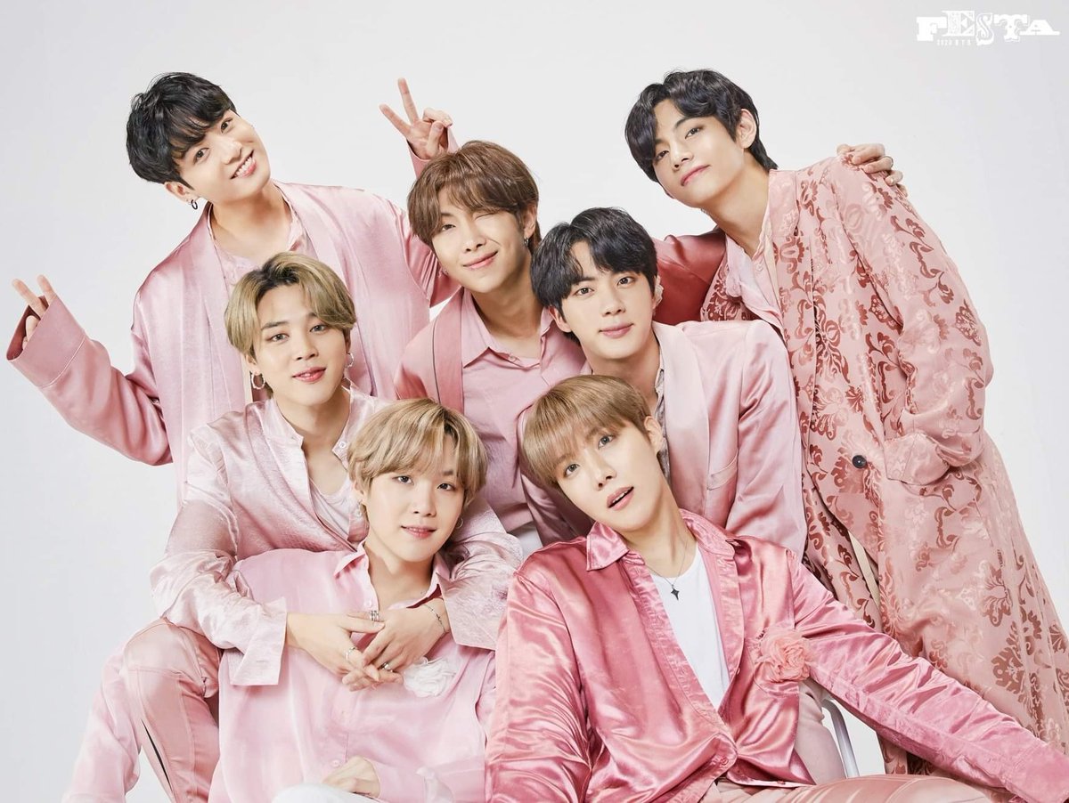 cloudBTS7's tweet photo. Giveaway BTS 7th Anniv
Ada 777rb untuk 7 orang pemenang, 1 orang akan mendapatkan 111rb
-follow @cloudBTS7
-like 💜 &amp; Re-tweet 🔁
-komen foto ot7 terfavorit dan alasan kalian jadi Army
#7thYearsWithBTS #7ToEternityWithBTS https://t.co/wrs93NDWbc