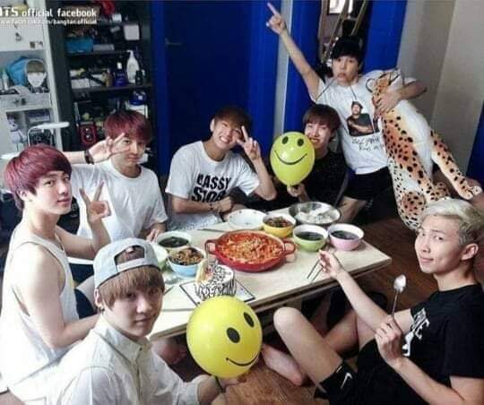 aa21st_rkive's tweet photo. Their music becomes my healing therapy✨💚💛💜
#Happy7thYearAnniversary💟
#LongLiveBTS
💜💜💜
@BTS_twt 💋❤️ https://t.co/Wvad6gEbbg