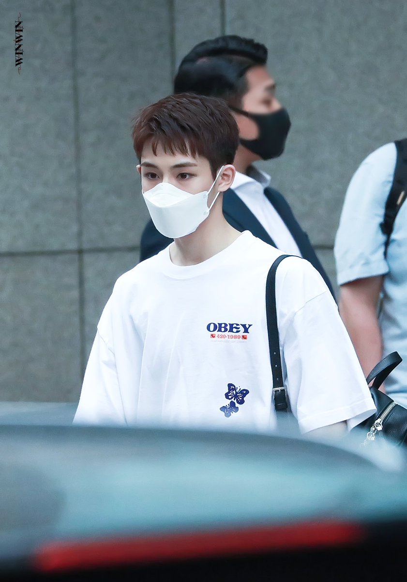 amberww666's tweet photo. 200612 music bank
HD
🦋🦋

#董思成 #윈윈 #winwin #ウィンウィン
#WayV #WeiShenV #威神V https://t.co/m2DsXNzHas