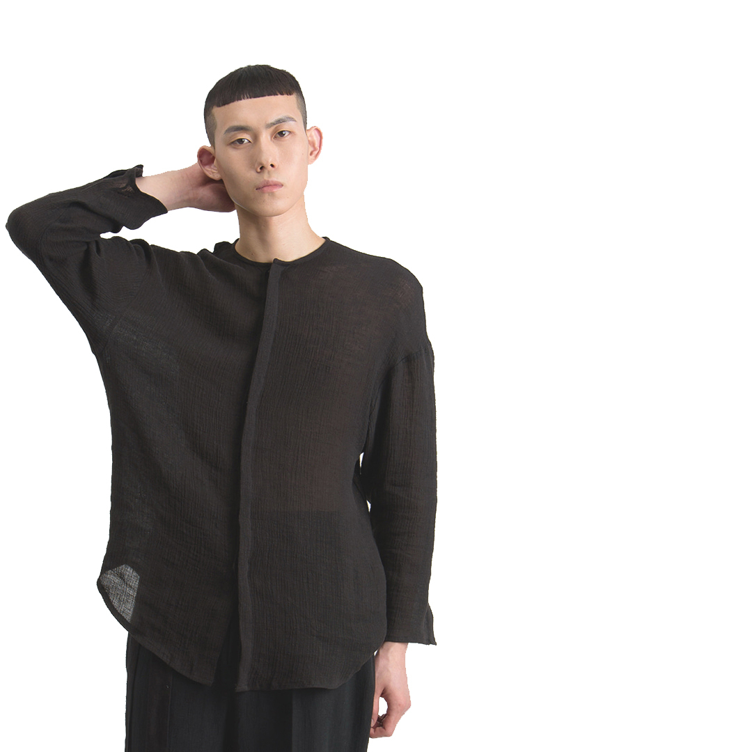 « EARL STUDIO »⁣⁠
⁠
Incoming »⁣»⁣»⁣ ⁠
⁠
New pieces from contemporary tailoring studio 'Earl' coming soon.
⁠
soo.nr/Ka9R

#unconventional ⁠
#earlstudio
#avantgarde⁠
#menswear