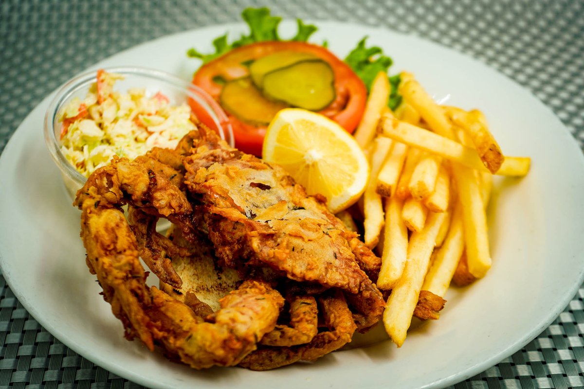 tonyandjoes's tweet photo. #softshells are back! Fresh from the Chesapeake.
Crispy buttermilk fried, tartar sauce, brioche bun.
#tonyandjoes🦀#nicksriversidegrill🔥 https://t.co/GkstpMsYE9