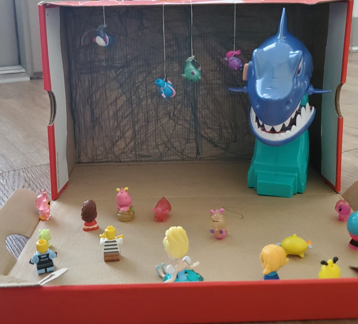 litcoachburrell's tweet photo. My future Kinder and 2nd grader made the ocean diorama for their summer exploration! They used dental floss to make the ocean animals swim! @TeamRiverchase #CFBISDSummerExploration https://t.co/jKRq0gTvgJ