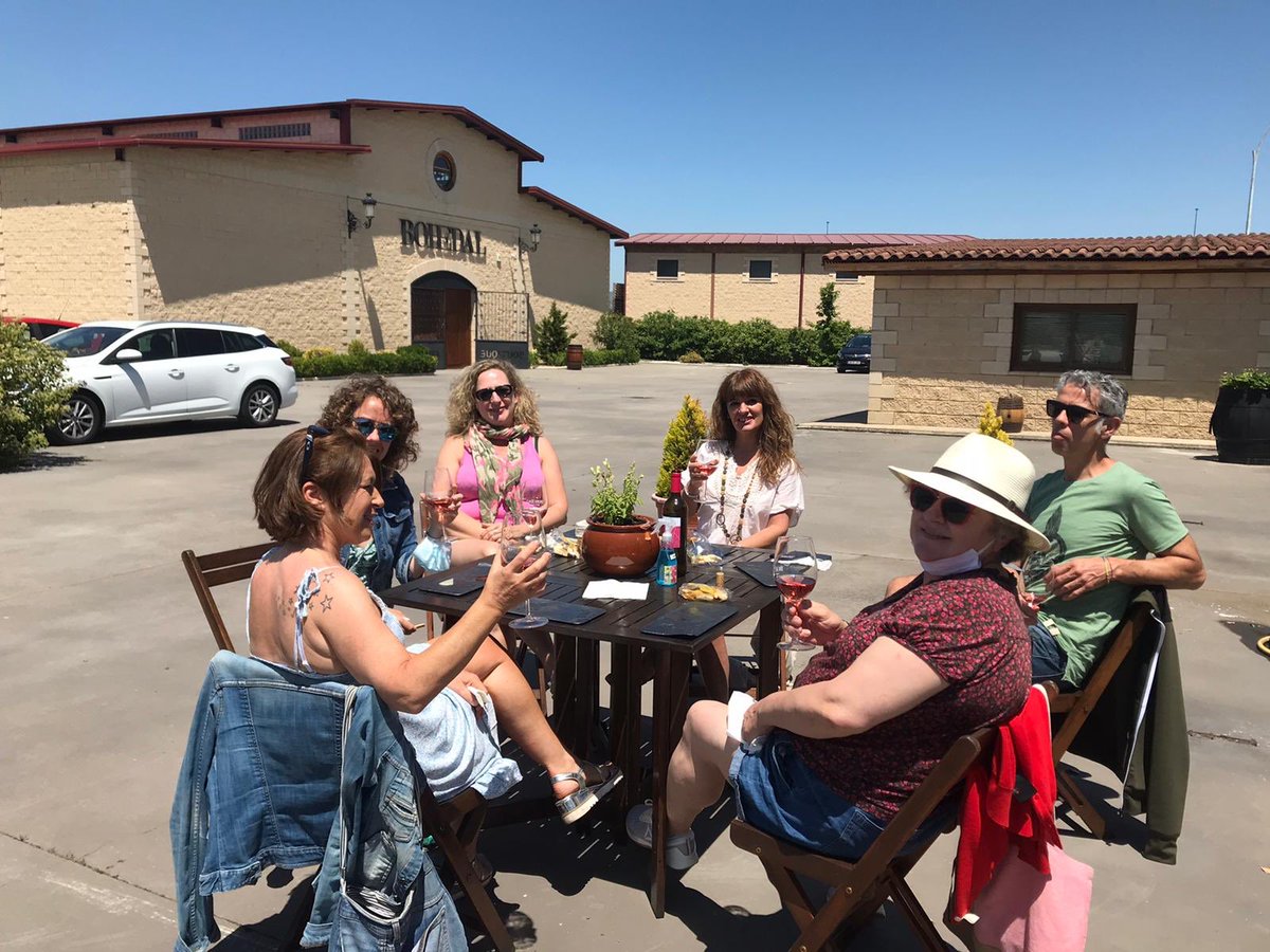 Pero que bien sienta el #TerraceodeBohedal. 🤩 
Se te ocurre mejor forma de empezar el fin de semana? 🍷
Te esperamos! 
#ExperienciaBohedal