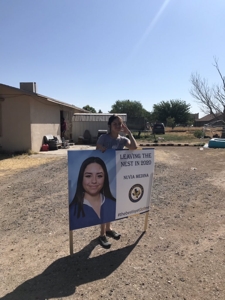 aluna0707's tweet photo. Hard work 😓 pays off 🎓🦅👨‍🎓👩‍🎓#sehsthebest #drlunasclass #SEISDinspires https://t.co/wRuIpk3Ryh