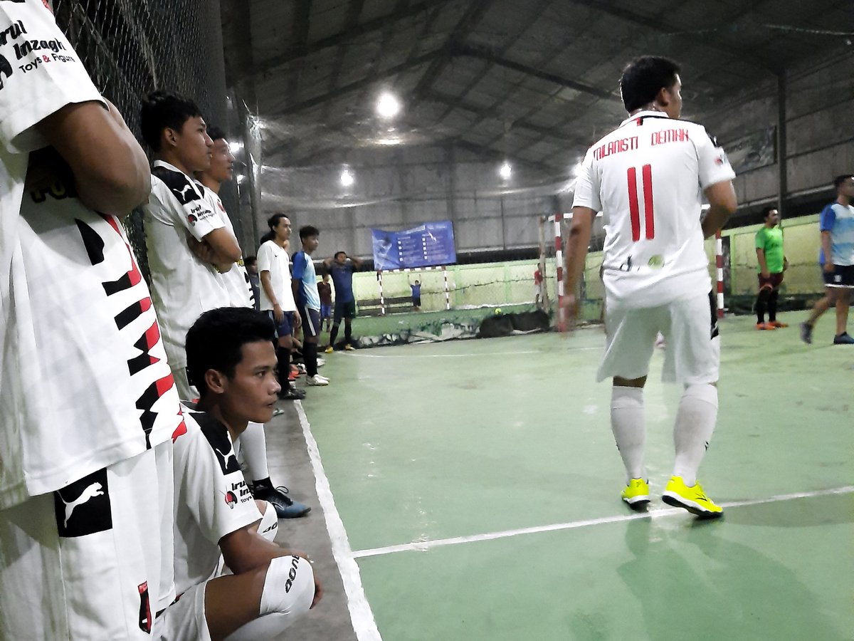 misezdemak100's tweet image. Grazie buat dasiman Milde atas futsalnya malam ini, grazie juga buat Drengingi Fam&apos;s atas sparingnya. Sampai jumpa di futsal berikutnya.
.
#sparingfutsal #futsalsehat #WeAreDasiman #ForzaMilde #ForzaMilan🔴⚫