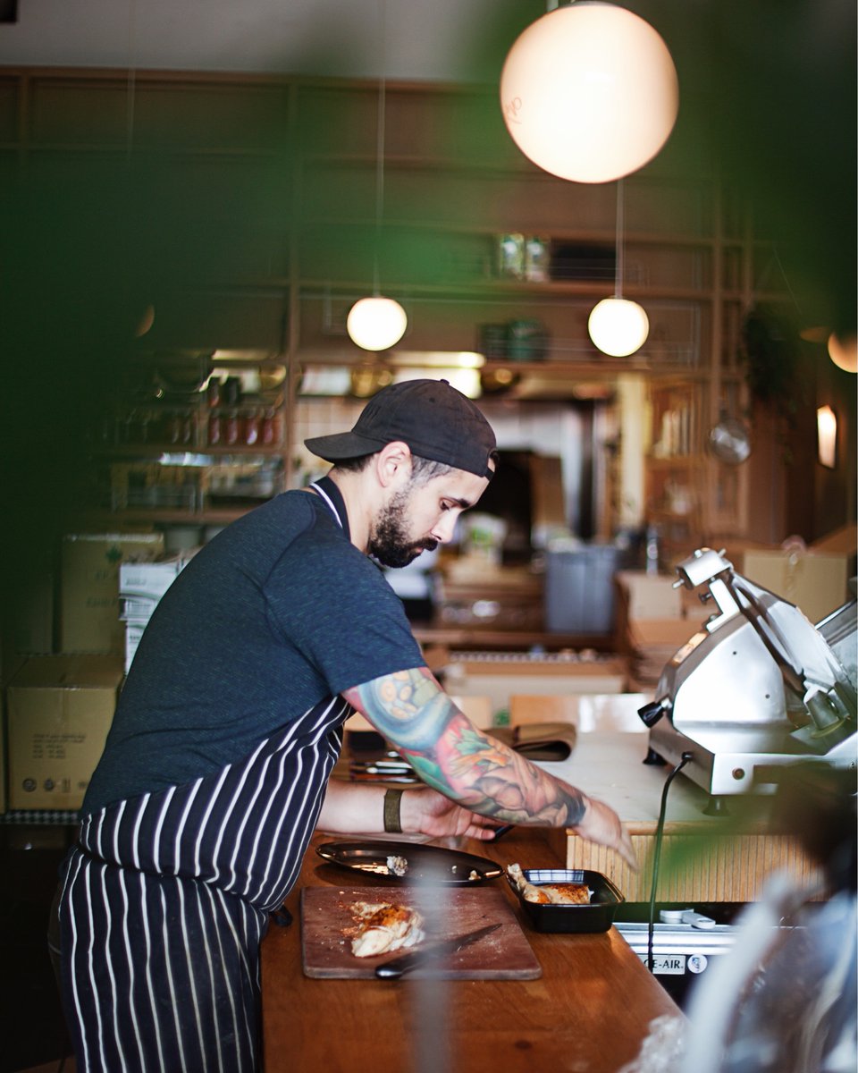 savio_volpe's tweet photo. 🔸
Slinging Italian street food.
#SavioToGo for when you can’t sit down. https://t.co/YQBXz20VhL