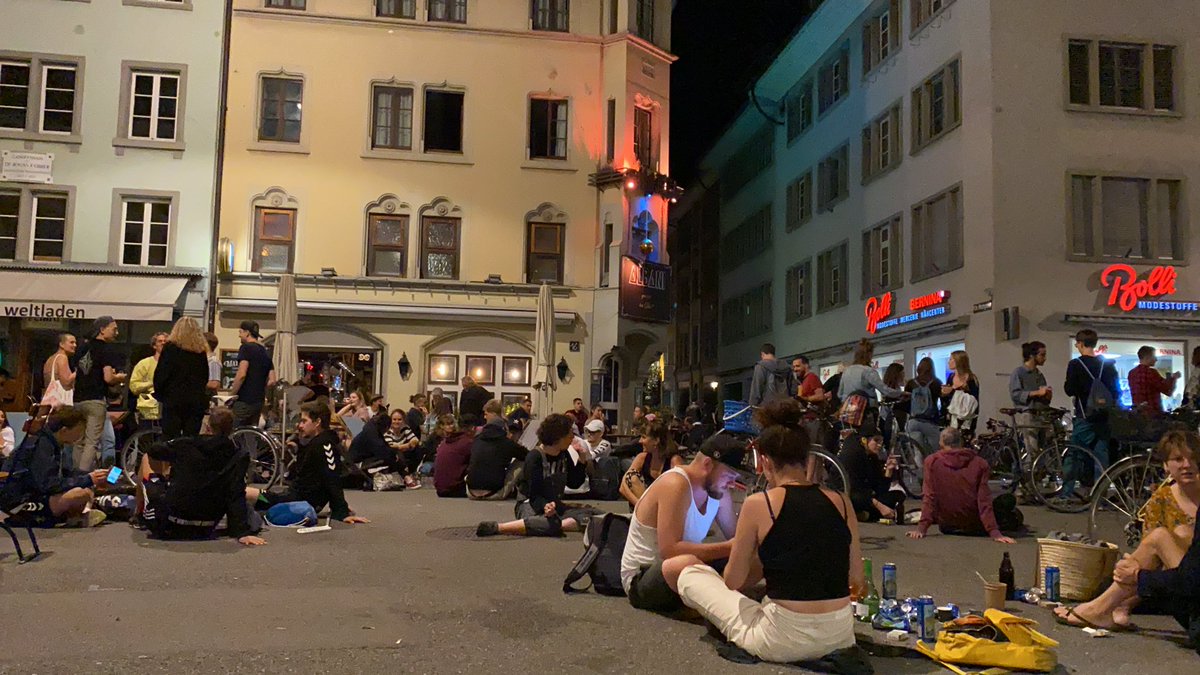 sunnydecree's tweet photo. Winterthur, Switzerland. No one cares about a potential second wave of #COVIDー19 https://t.co/6oUntiFfNh