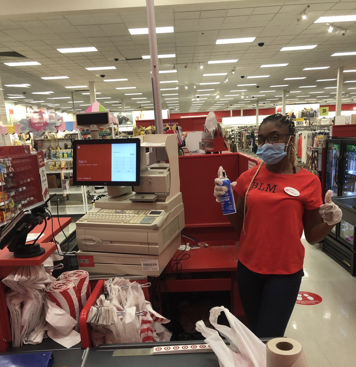 Never too late to get into the spring cleaning feeling here at 870! <a href="/servi_nina/">Nina Recupito</a> <a href="/cmedina_tgt/">Claudia Medina</a> @DanielCebulski