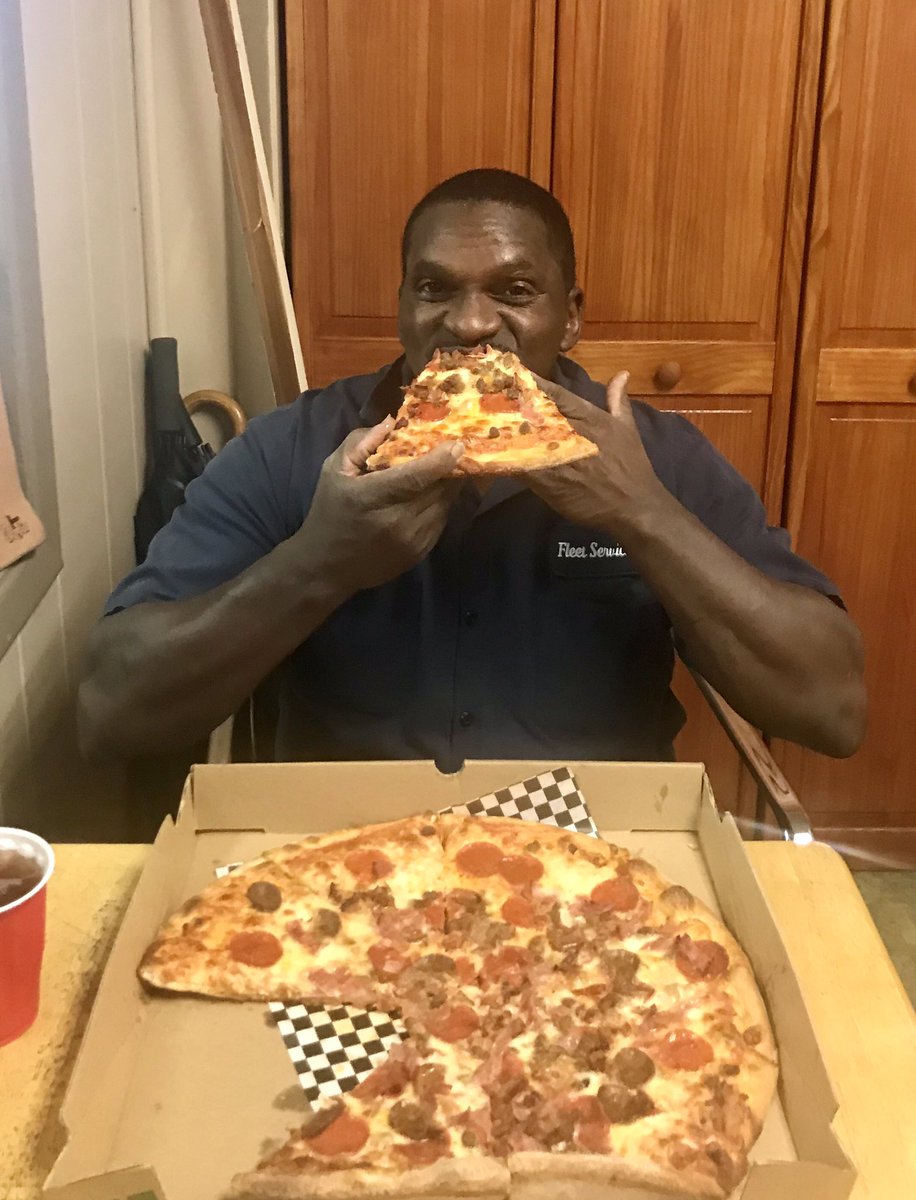 RideGreenlink's tweet photo. Our evening shift foreman and mechanics work late into the night to ensure our buses are ready for service the next day. We couldn’t provide the essential transportation services to our community without them! Oh, and they loved their @todaropizzagvl dinner! #thankamechanic https://t.co/EhstwYMbqO