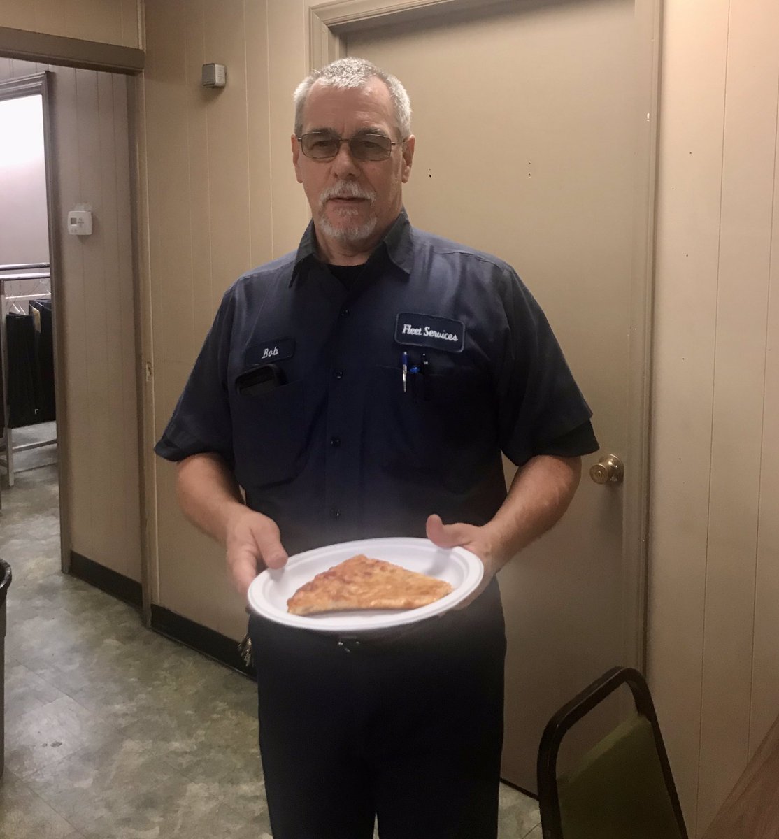 RideGreenlink's tweet photo. Our evening shift foreman and mechanics work late into the night to ensure our buses are ready for service the next day. We couldn’t provide the essential transportation services to our community without them! Oh, and they loved their @todaropizzagvl dinner! #thankamechanic https://t.co/EhstwYMbqO