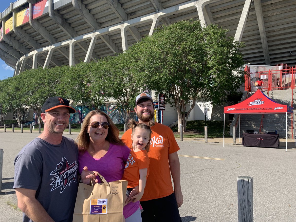 recreatn's tweet photo. Picking up Foodie Friday at the Diamond Ball Park ⁦@GoSquirrels⁩ #hotdogs #brats #squirellyfries https://t.co/Rq5BJ65zjB