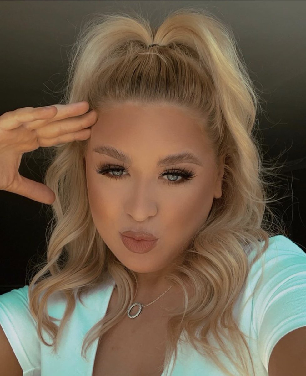 As the saying goes - “T1D looks like me”

Let’s Loose the stigmas!!

Thank you <a href="/dexcom/">Dexcom</a> &amp; <a href="/myomnipod/">Omnipod</a> You make my life so much easier!! 

Shout out to our incredible T1 community - Diabetes week 2020!!💙

#DiabetesWeek #T1D #DiabetesAwarenessWeek