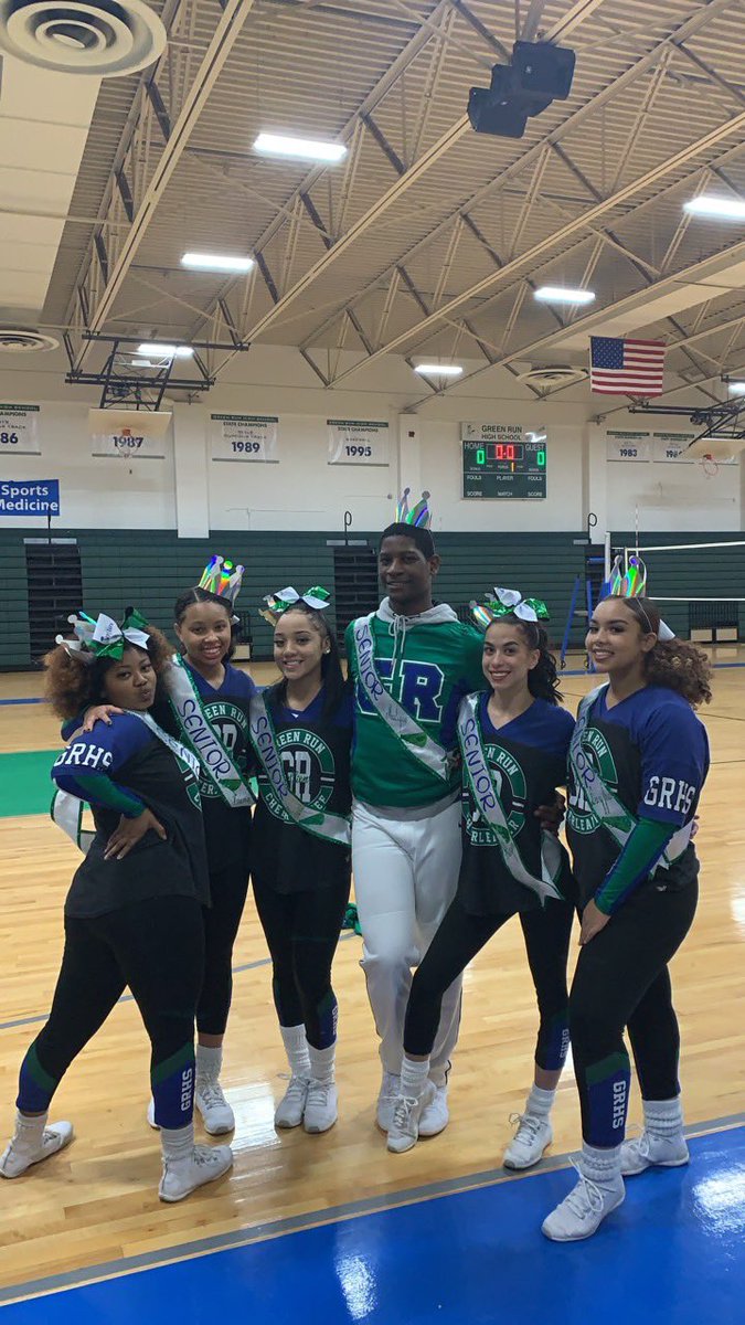 greenrun_cheer's tweet photo. Congratulations to  the Class of 2020 Amazing GRHS Cheerleaders!! We are so proud of your accomplishments and we wish  much success on your future paths.. WE LOVE YOU ALL💚💙💚💙 https://t.co/VONXvkXBmc