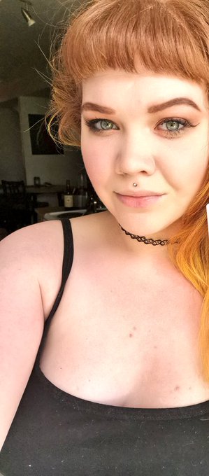 I really like this photo of me.. Please enjoy. 💋 https://t.co/L5UCCBKw5n