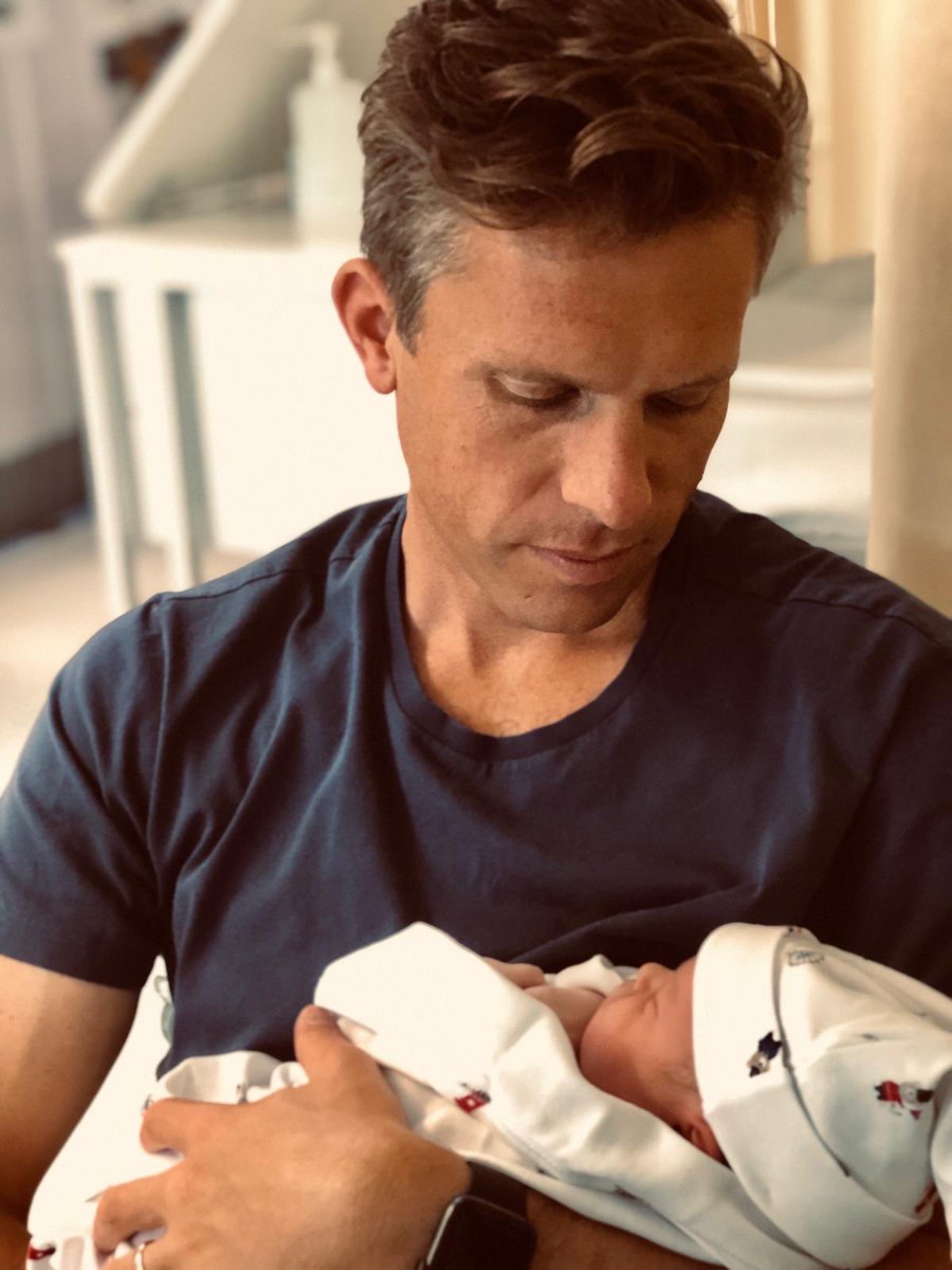 Leo Thompson tweet media