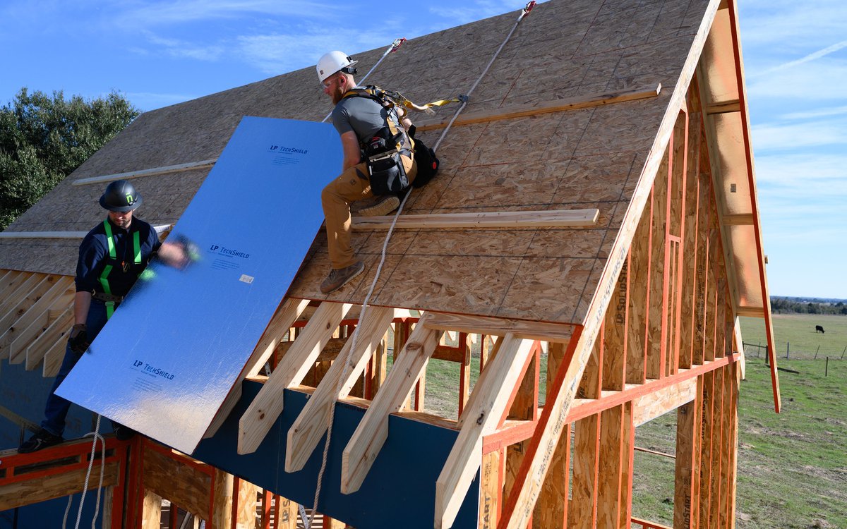 lpcorp's tweet photo. #LPTechShield panels are made with our patented VaporVents™ technology, which prevents moisture buildup and blocks up to 97% of radiant heat in the panel from emitting into a home’s attic, reducing attic temperatures by up to 30° F. https://t.co/LElOvefhfJ