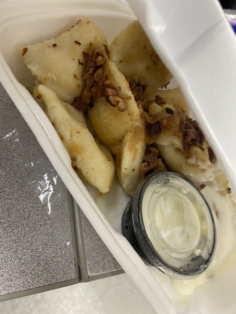 shandeemay1's tweet photo. Foodie Friday at the Hart Community Centre! Had to drive by and say hello to one of our students (and of course pick up dinner)! #hartnation https://t.co/OO6kBv7KIL
