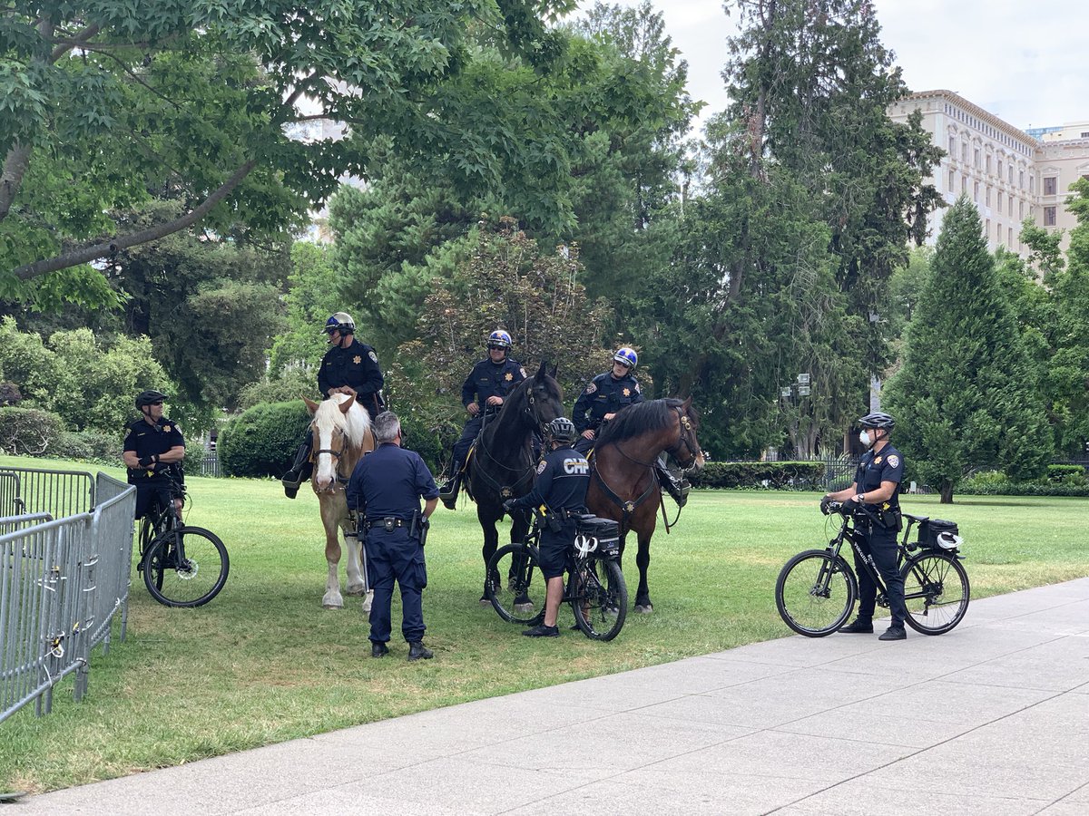 Police have spoken with some of the event organizers. Issues over a permit were the discussion. #Sacramento #GeorgeFloydProtest