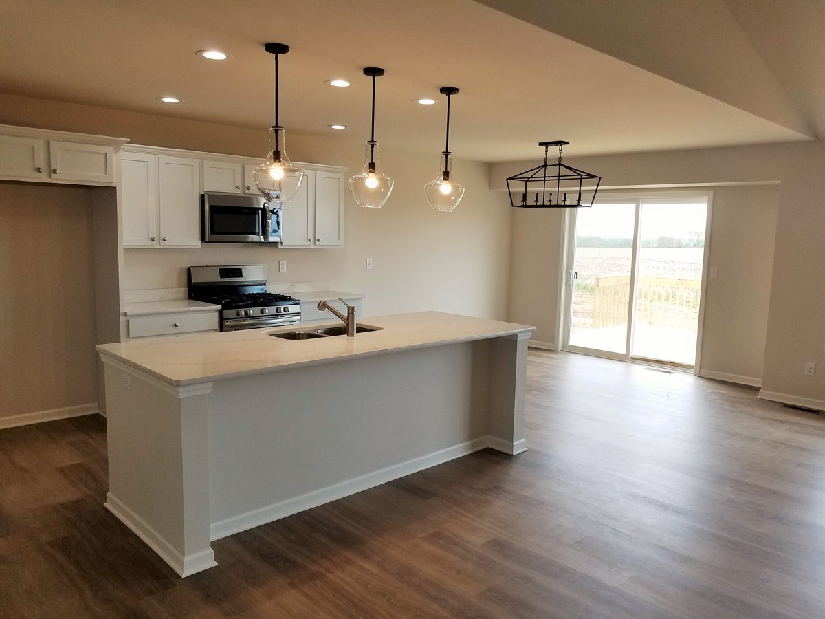 NewLeafRemodel's tweet photo. Check out our latest photos of a home we built in Beloit, Wisconsin! This one is already sold, but we have more lots available in Wisconsin and around the Rockford area. https://t.co/PXUWMhu08K
