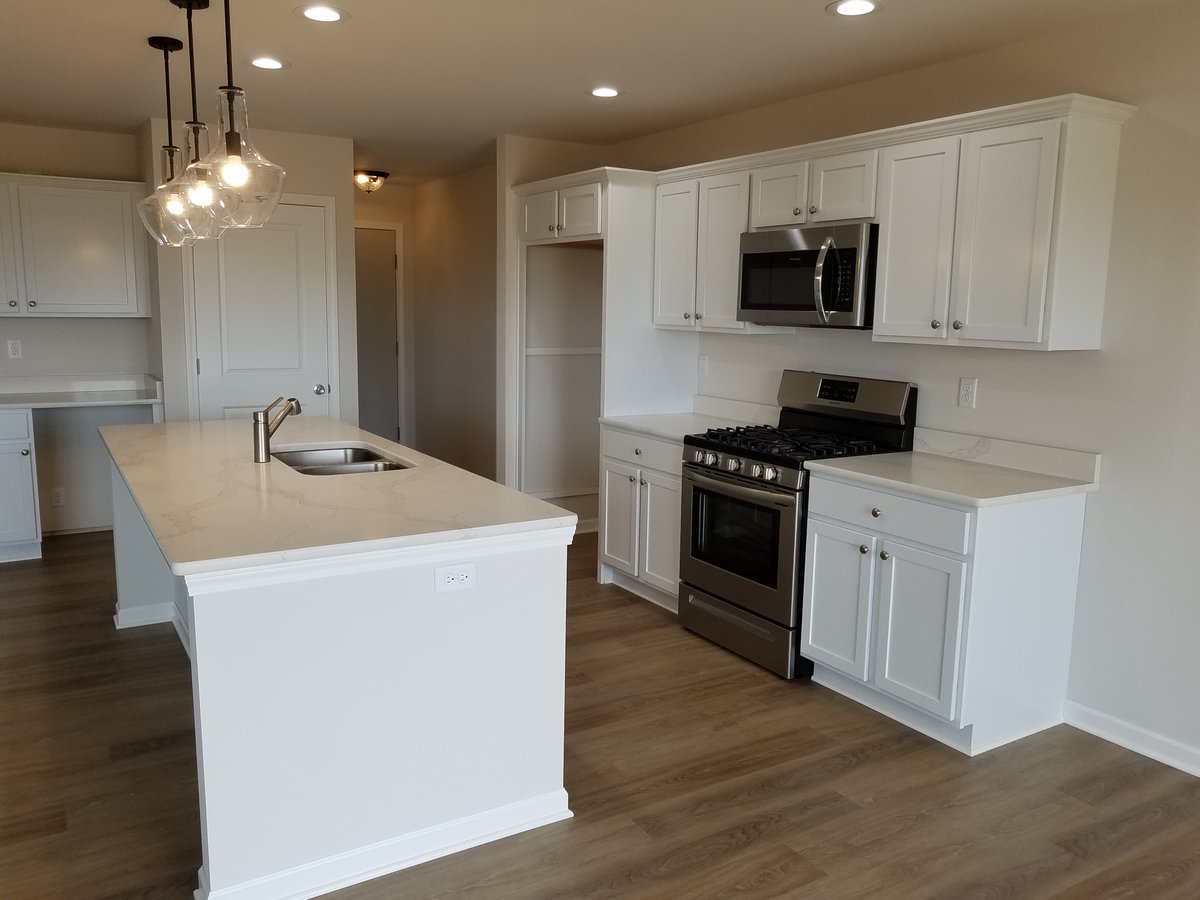 NewLeafRemodel's tweet photo. Check out our latest photos of a home we built in Beloit, Wisconsin! This one is already sold, but we have more lots available in Wisconsin and around the Rockford area. https://t.co/PXUWMhu08K