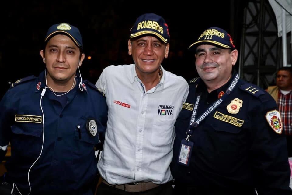 colombianFiref1's tweet photo. Seguiremos apoyando a nuestros hermanos Bomberos decl Colombia y Latinoamerica https://t.co/76b48ja2pA