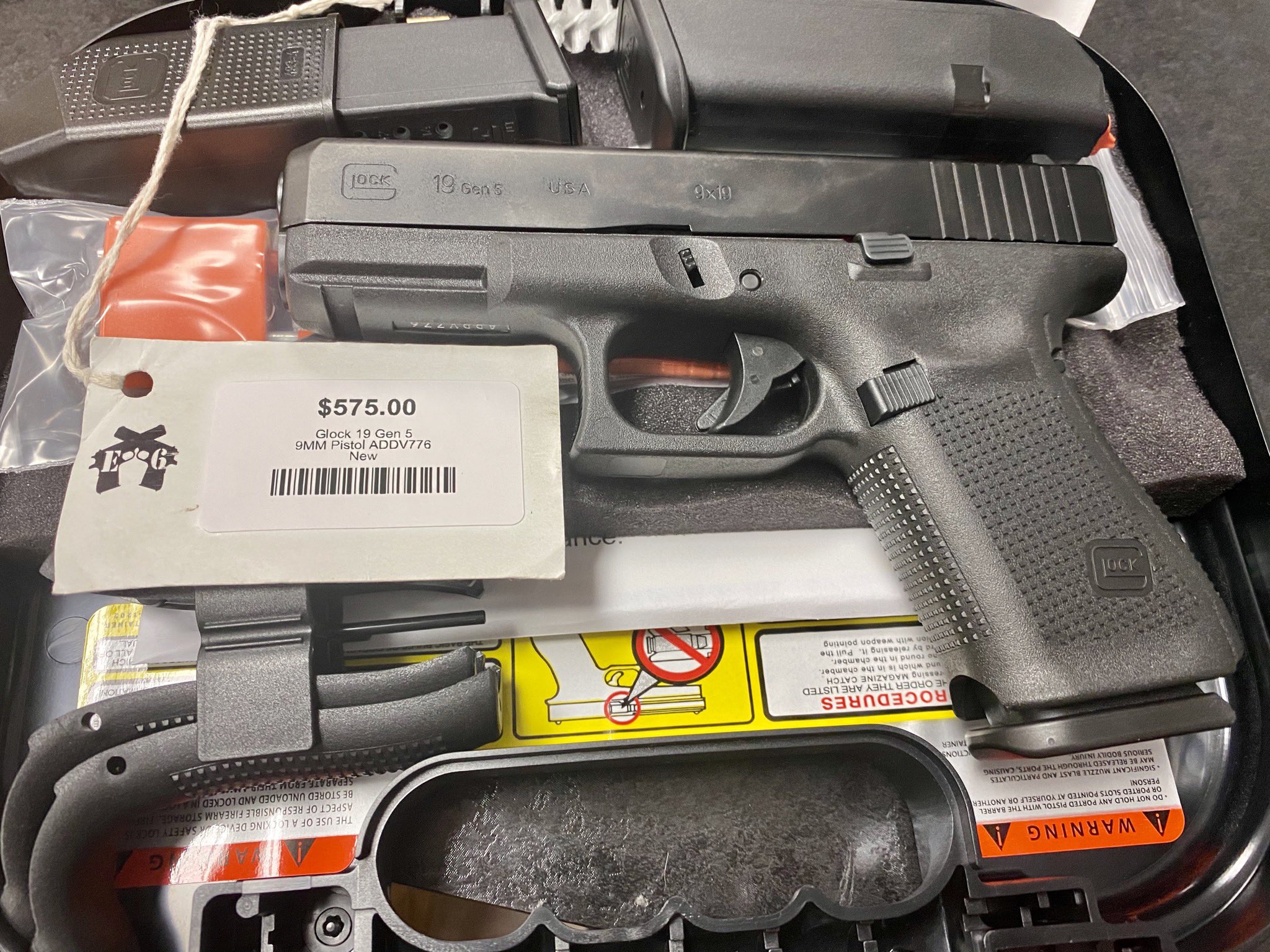 Страйкбольный пистолет WE Glock 17 Gen 5 (6 мм, Blowback, Green Gas, Черный) куп