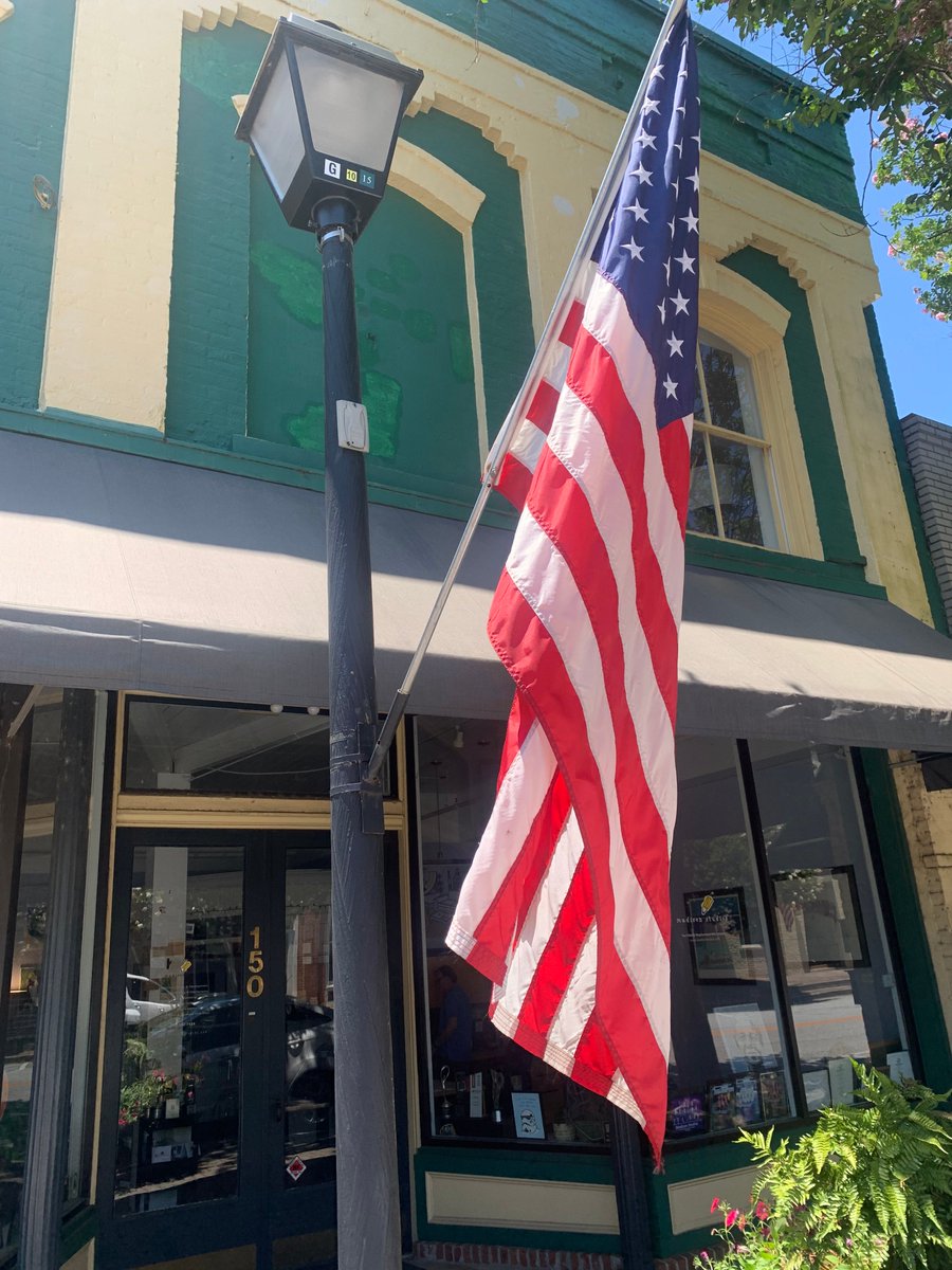 madisonstudios's tweet image. Let's celebrate our wonderful country's flag!

Happy Flag Day!

#flagday #unitedstates #flag #americanflag