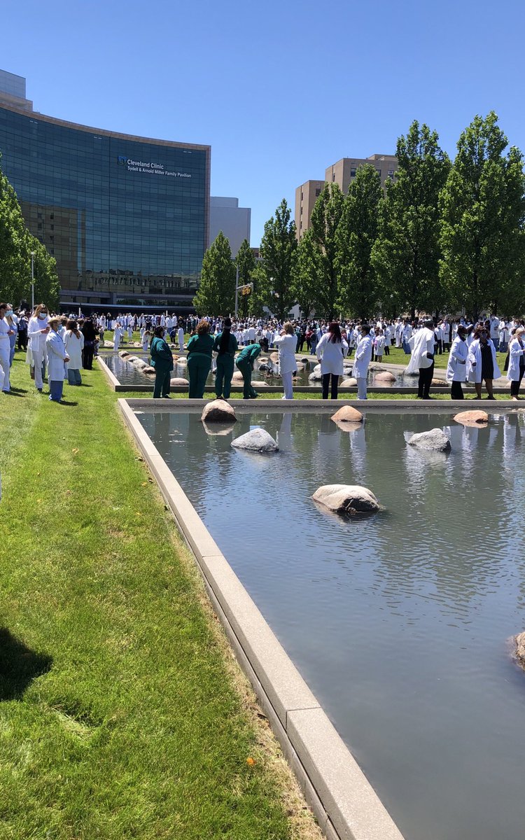 mlsclevelandcl1's tweet photo. Today we joined our #clevelandclinic family to pause for 8 minutes and 46 seconds. #bethemovement #caringforeachother #whitecoatsforblacklives https://t.co/QnuW4VAWKv