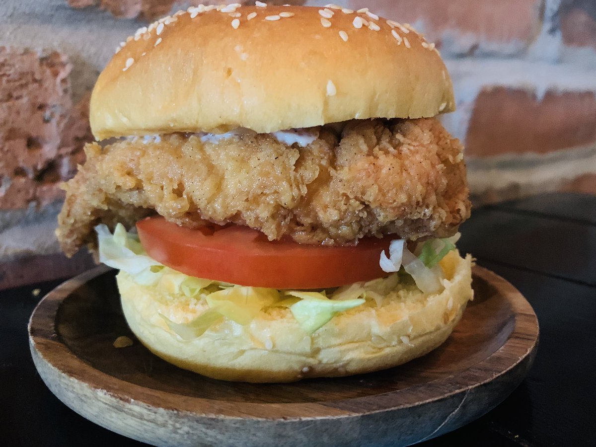 thesquarepopsup's tweet photo. Still a few slots available for tomorrow night #properchickenburger #properwings #propertakeaway 07391 676467 text to order https://t.co/TIRXb2ex5I