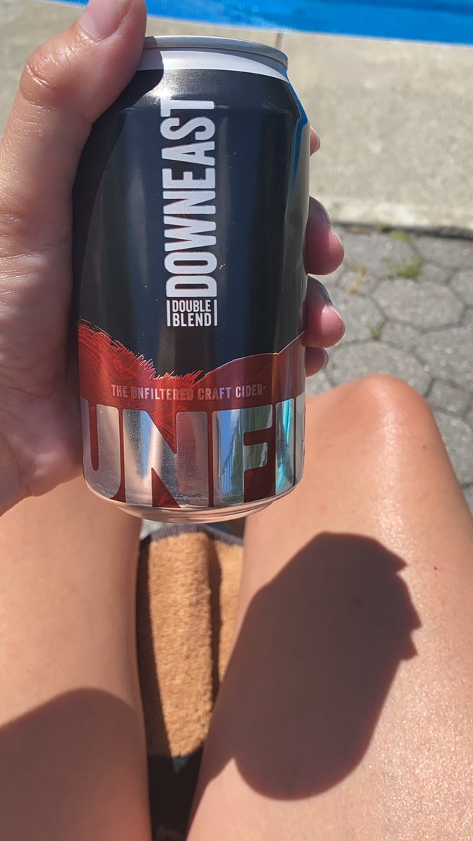 Jessicwa's tweet photo. This thoooo 🙌🏼 @DowneastCider #doubleblend #downeast https://t.co/zlLr8FISHN