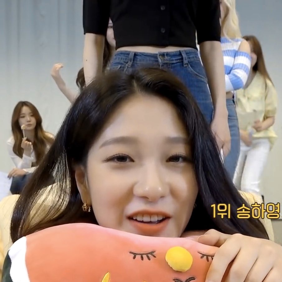 tiny_syeon tweet picture