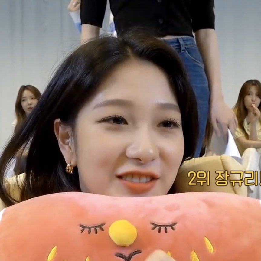 tiny_syeon tweet picture