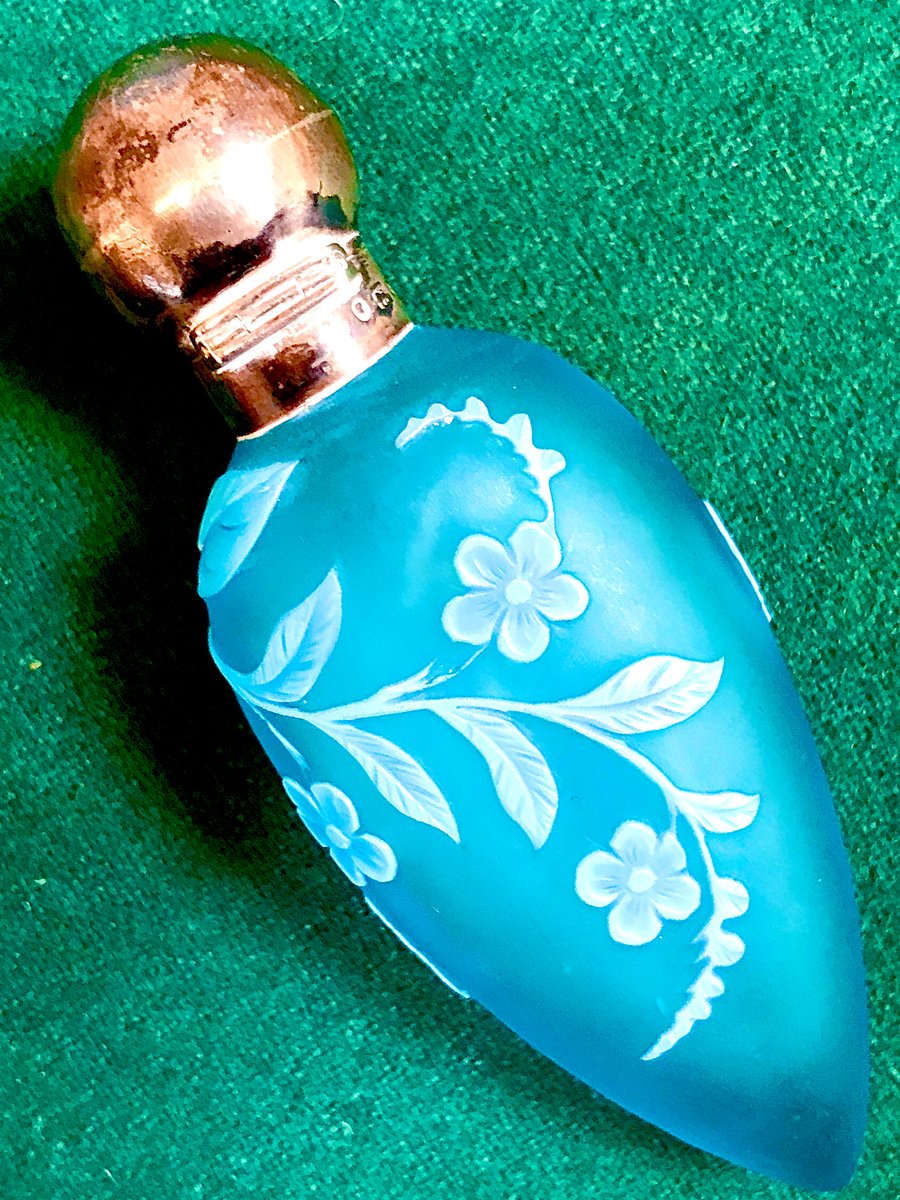 CatoCrane's tweet photo. .Attributed to #ThomasWebb of #Stourbridge - Cameo Glass Perfume Bottle having Silver and Hinged Cover - In The Cato Crane Great City of #Liverpool Auction Room’s Fine Object Auction at End of July @shrewsmorris @shropshirelive @ShropshireStar #Shrewsbury #Telford @whit_herald https://t.co/lQd8SEcKld
