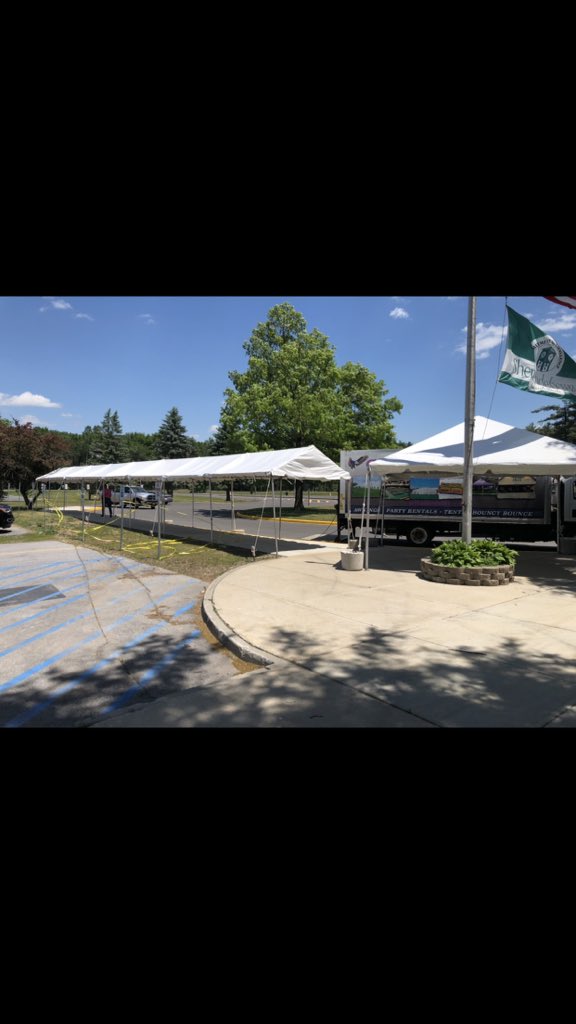 Agostinoni_Ron's tweet photo. Superintendent of Schools and Class of 2020 Dad, @OliverRobinso13 assisting and assessing the setup process now underway for @2020_shen Commencement! #ShenHS #Shentogether https://t.co/JsVDU4xc1j