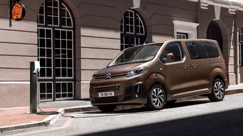 citroenarg's tweet photo. Eléctrico… para padres, chicos, y amigos. Para 5, 6, y hasta 8 personas. Nuevo Citroën ë-SpaceTourer-100% Ëlectric, estreno mundial, disponible en Francia.💙⚡️ https://t.co/EE0qPBFjsg