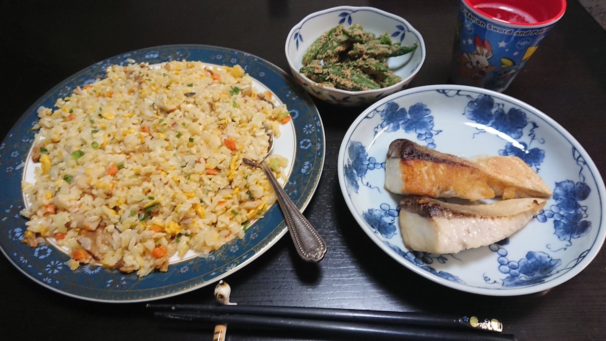 マヨンチャ クリスマス 活〆ブリの塩焼とチャーハン 赤カレイの煮付けとシチュー しいらのムニエル アワビのバター焼き